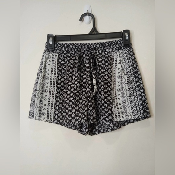 BeBop Black & White Boho Printed Drawstring Shorts XS - Picture 1 of 8